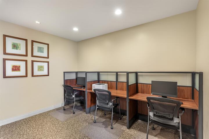 Business Center 76 of 90