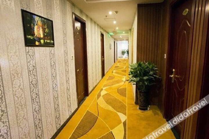 Dongyi Hotel