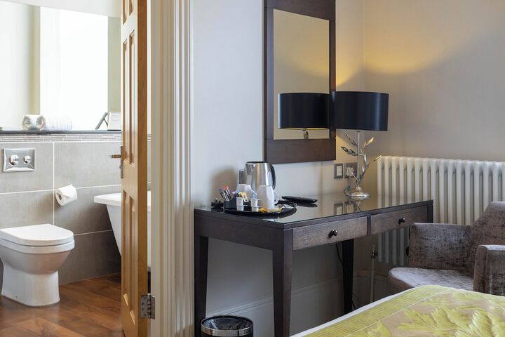 Room 15 of 90