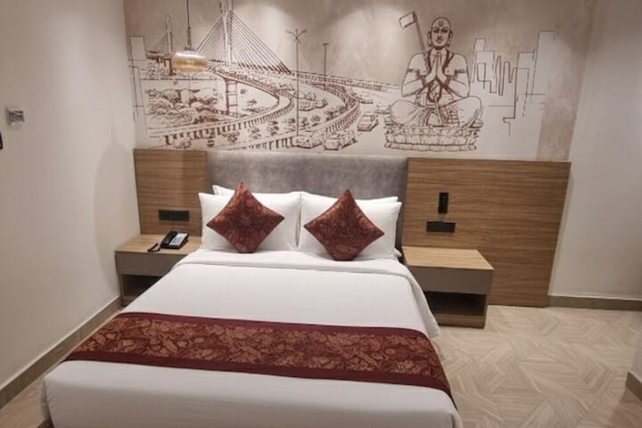 Room 6 of 14