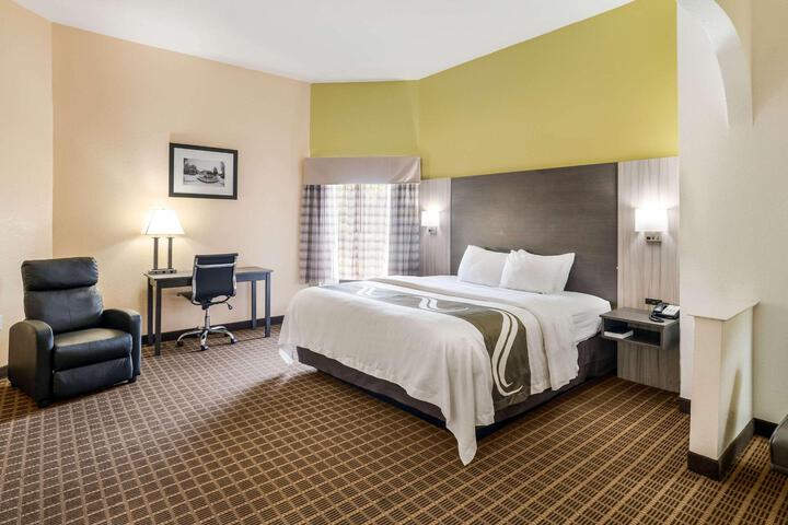 1 King Bed (17 of 22)