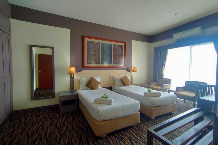 Room 129 of 650