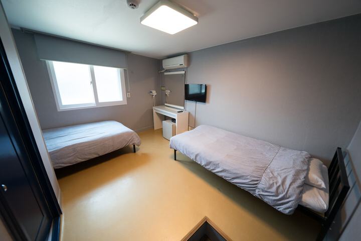 Room 25 of 62