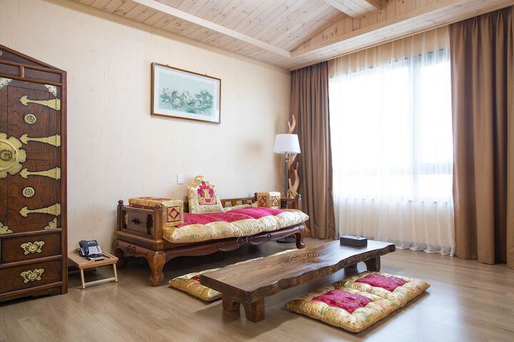 Room 16 of 48