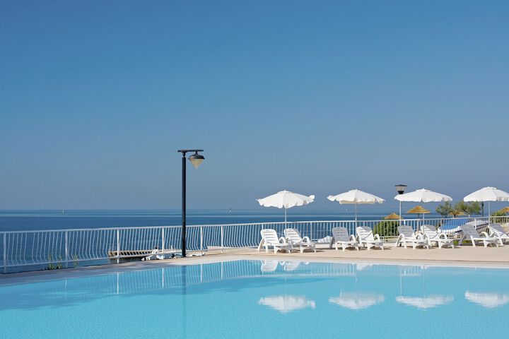 Pools & Facilities