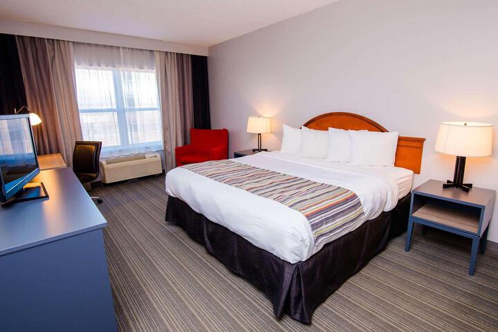 1 King Bed (1 of 5)