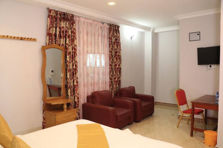 Room 6 of 40