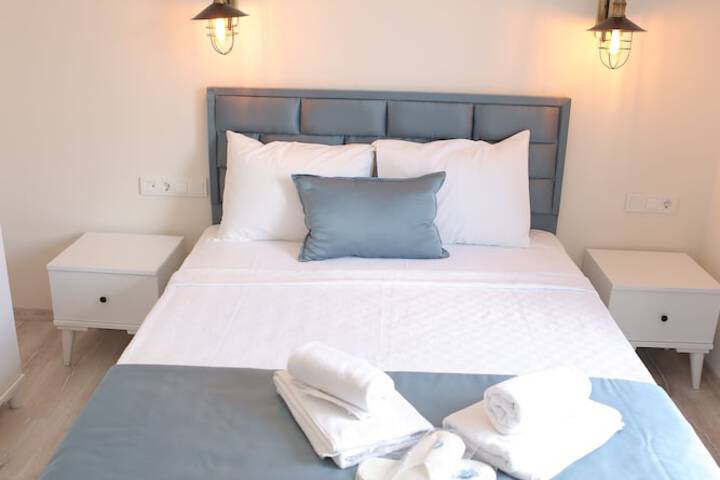 Room 15 of 36
