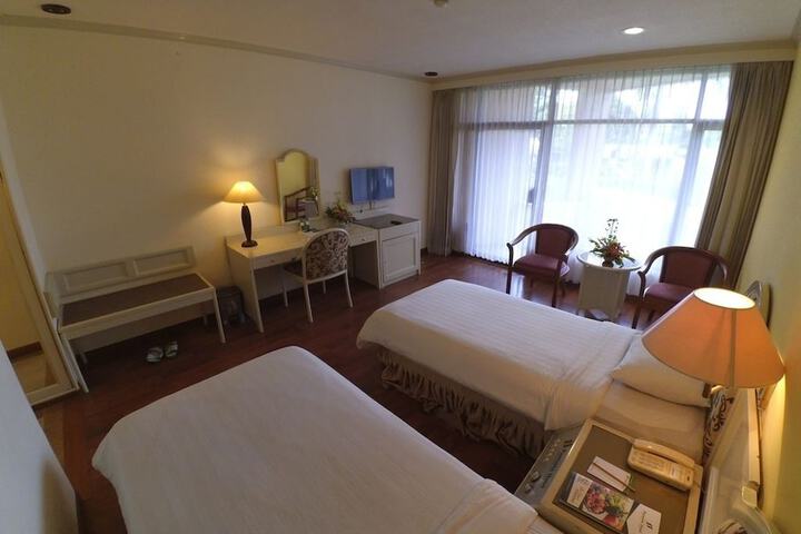 Room 7 of 69