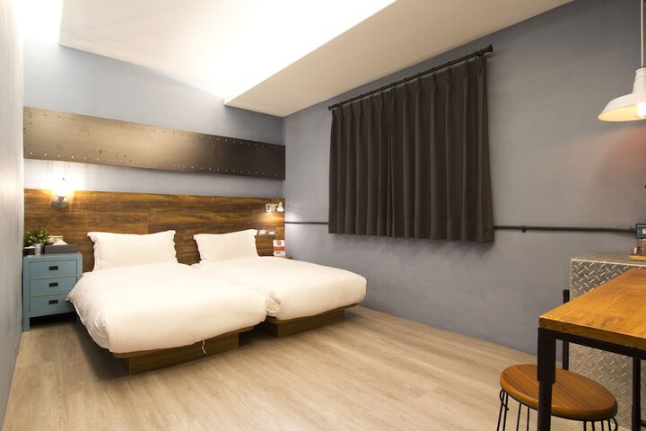 Room 25 of 85