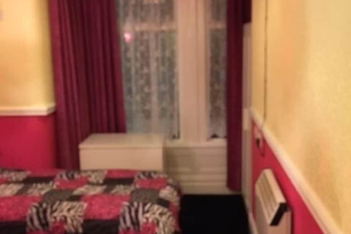 Room 26 of 87