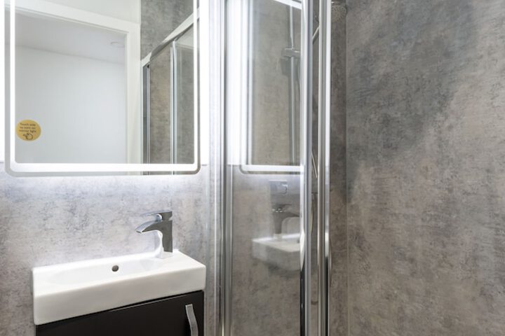 Room 24 of 34