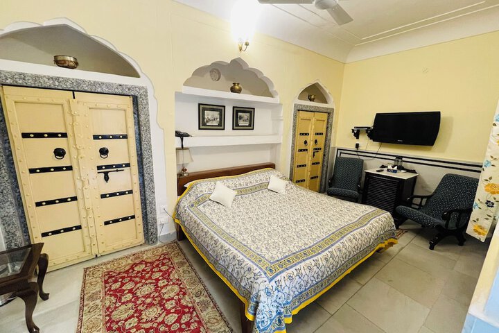 Room 10 of 73