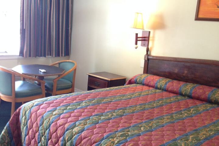 Room 5 of 37