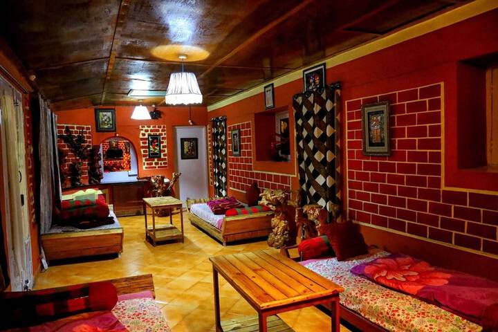 Room 93 of 195