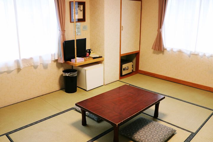 Room 32 of 69