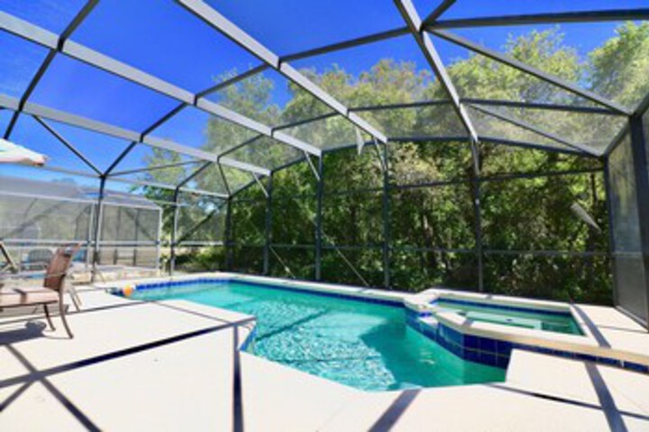 Pool 12 of 25