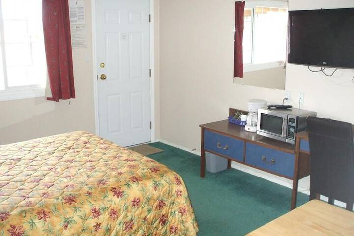 Room 33 of 132