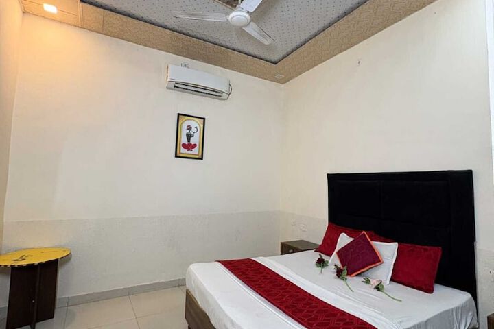 Room 21 of 35