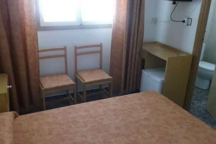 Room 13 of 31