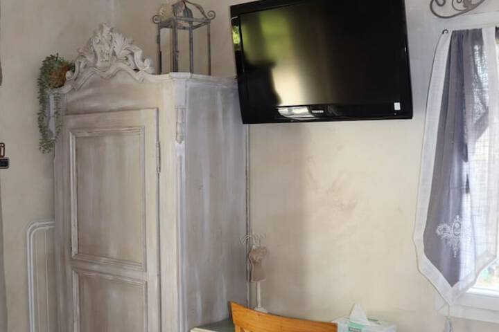 Room 4 of 44