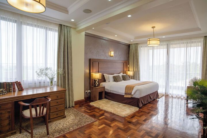 Room 10 of 130