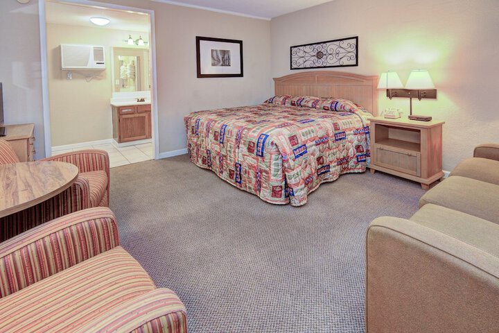 Standard Single Room 1 Queen Bed (1 of 7)