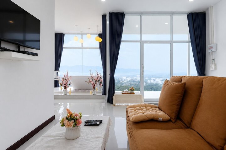 Room 7 of 25