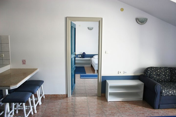 Room 16 of 92
