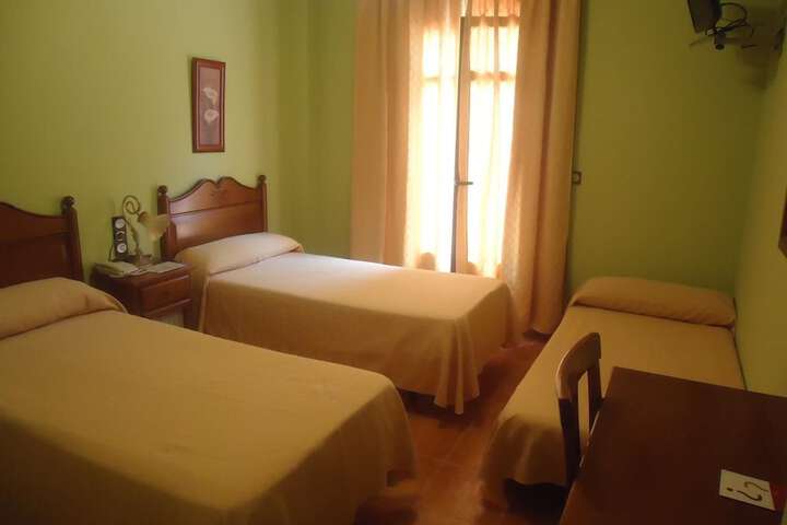 Room 10 of 32