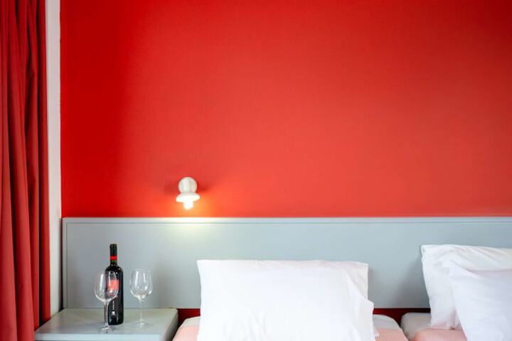 Room 5 of 35