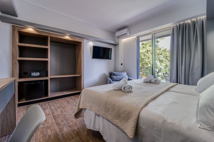Room 11 of 37