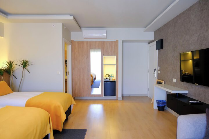 Room 28 of 81