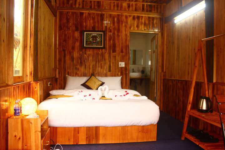 Room 8 of 40
