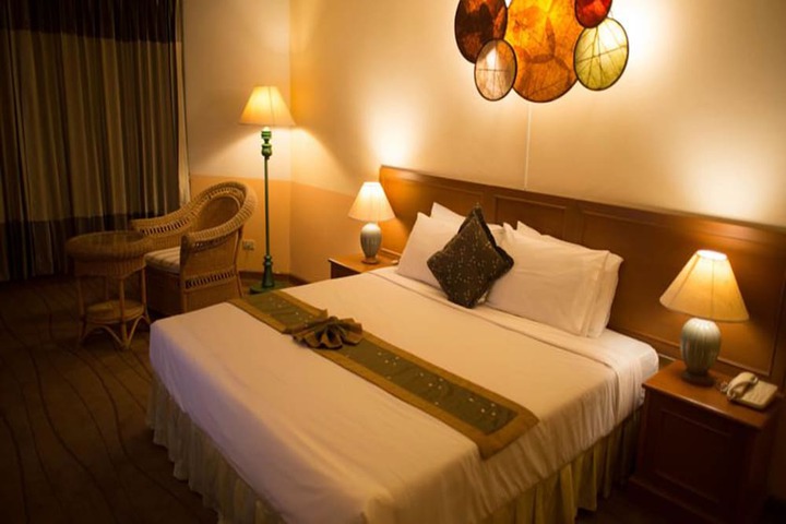 Room 6 of 46