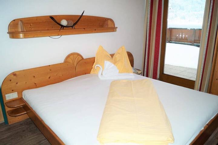 Room 9 of 97