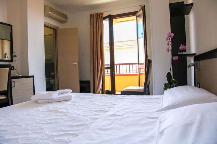 Room 13 of 56