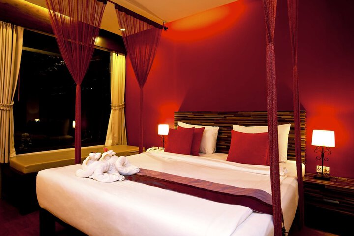 Room 4 of 112