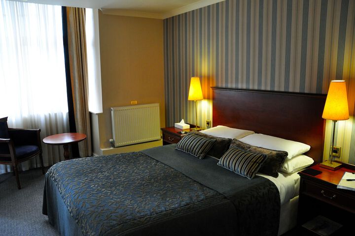 Room 6 of 113