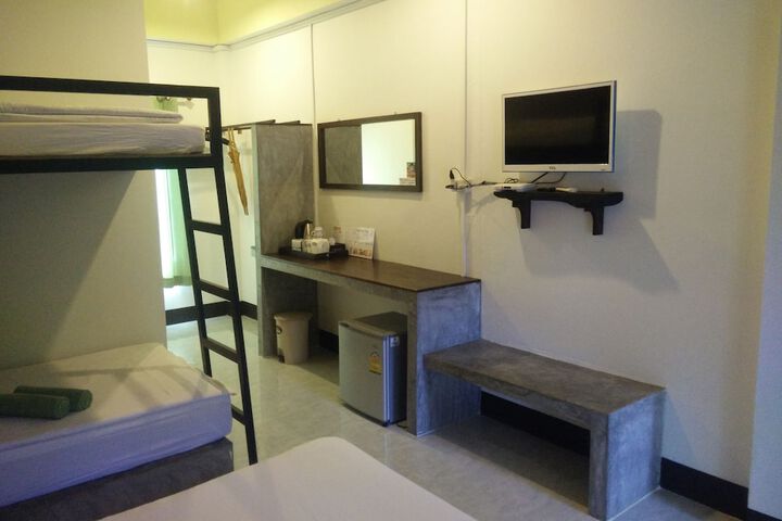 Room 8 of 63