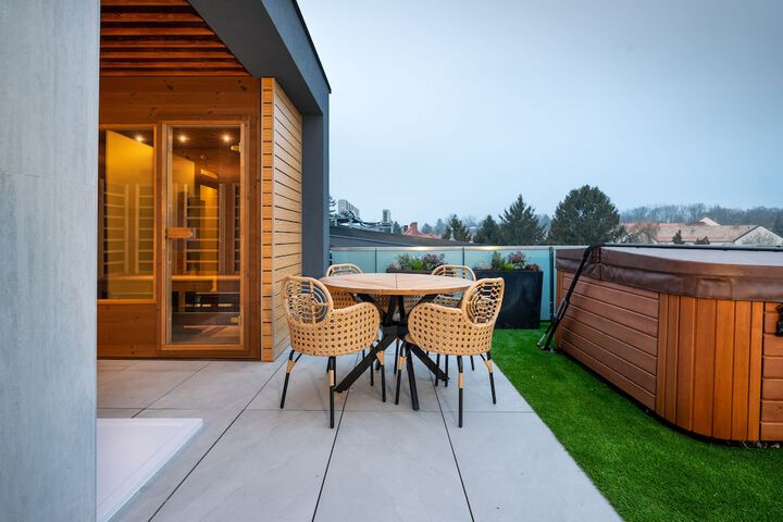 Terrace/Patio 85 of 135