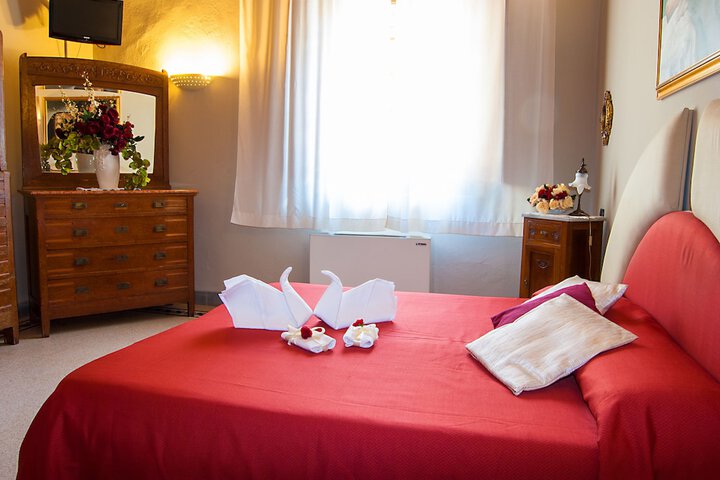 Room 4 of 53