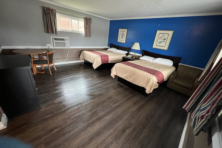 2 Double Beds Ground Floor (8 of 12)