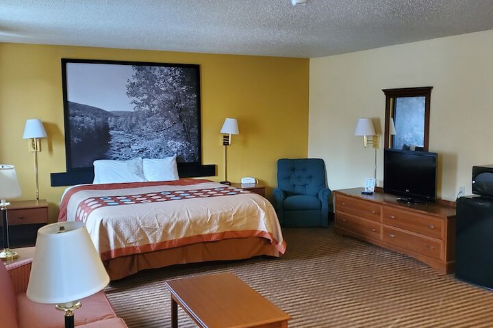 Room 4 of 30