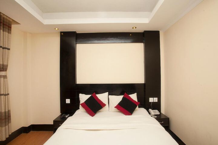 Room 37 of 61