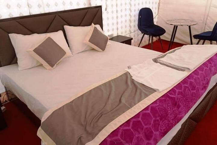 Room 2 of 7