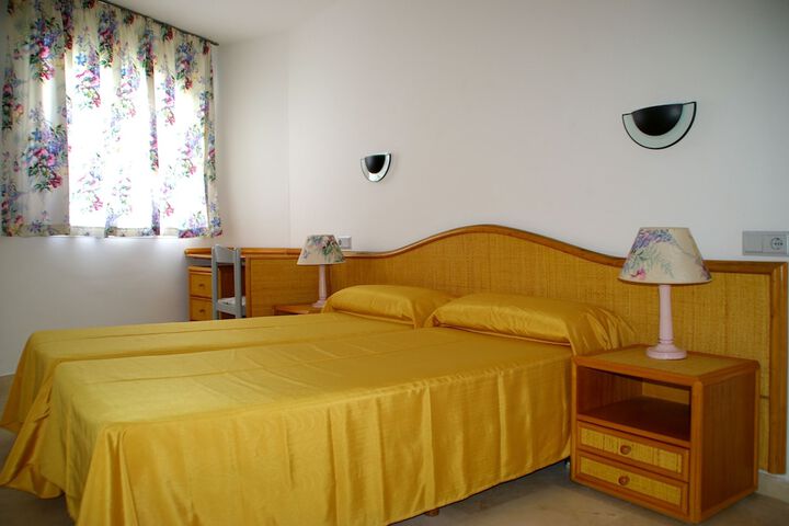 Room 6 of 66