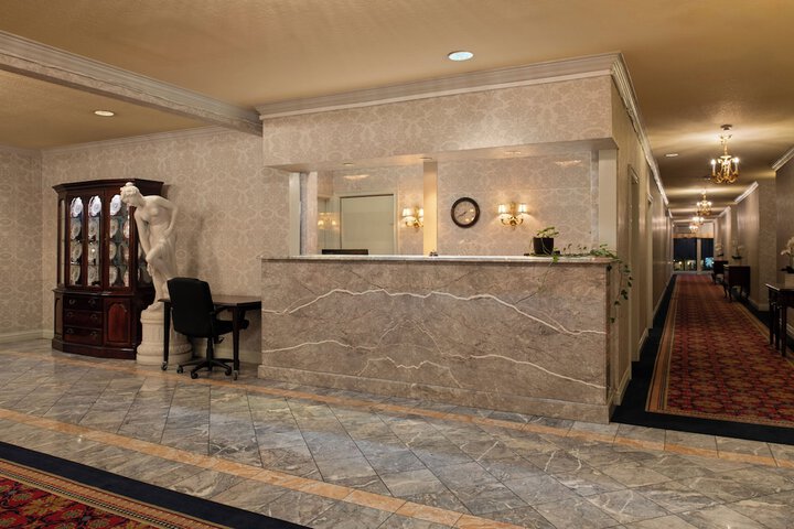 Check-in/check-out kiosk
