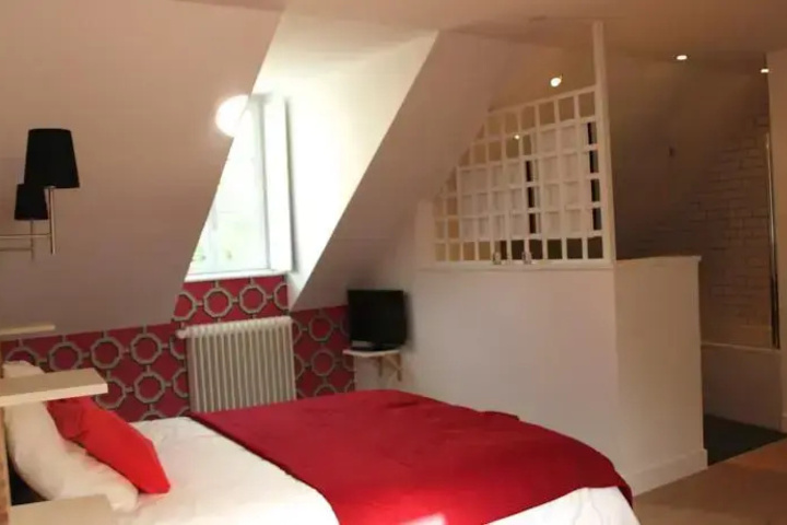 Room 2 of 15