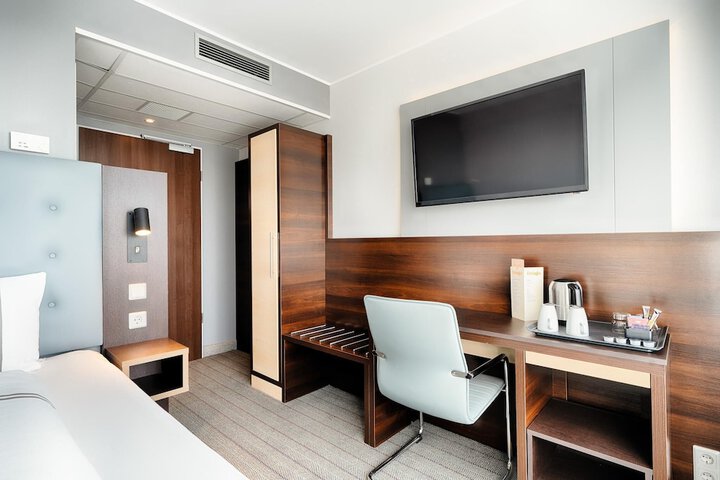 Room 21 of 29